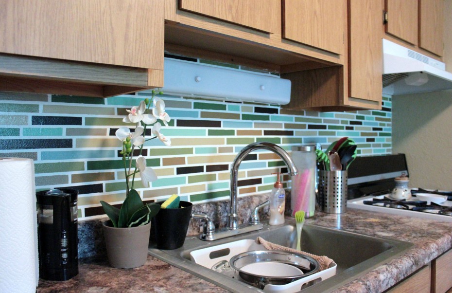 Beautiful Painted Back Splash - Affordable DIY Backsplash Project (3)