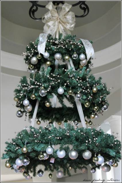 Christmas tree made from Hanging wreaths - Cheap DIY Christmas Decor