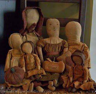 Cloth dolls in primitive decor