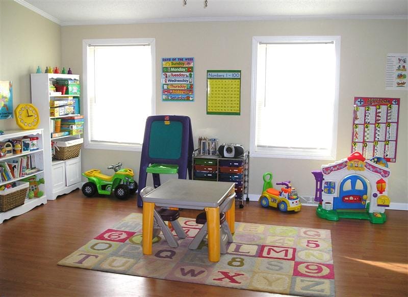 Manufactured Homesteading - manufactured home makeover - family room after makeover