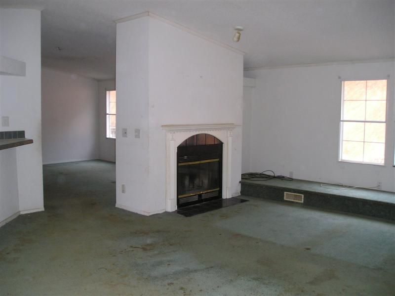 Double wide manufactured home living room before makeover - homesteading_