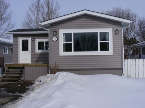Exterior mobile home remodel - After new siding and windows and roof was installed - liseinalberta blogspot com