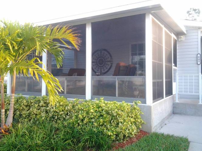 Florida double wide-FL Remodeled Manufactured Home Shines Bright (screened room)