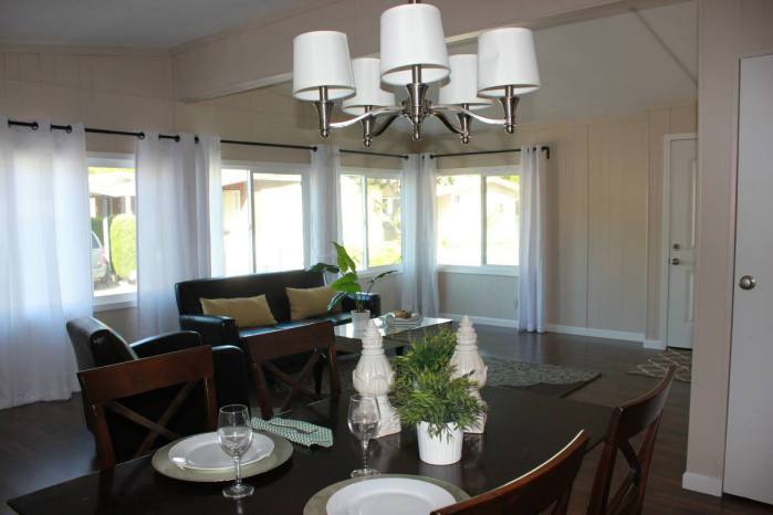Fully Remodeled Manufactured Home in San Fran - Dining room 2