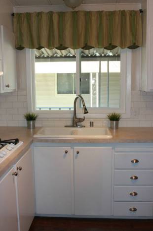 Fully Remodeled Manufactured Home in San Fran -Kitchen 2