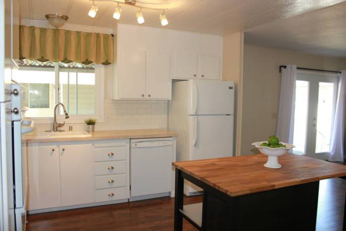 Fully Remodeled Manufactured Home in San Fran -Kitchen