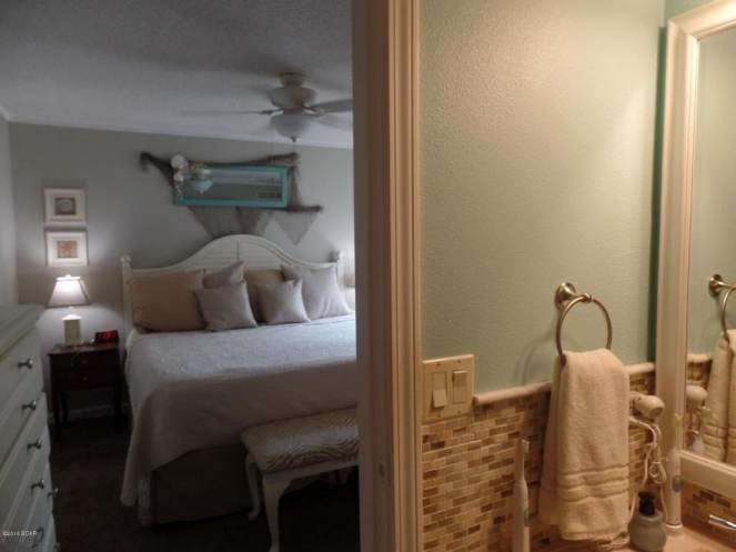 Gorgeous Single Wide Beach House - - master bedroom 3