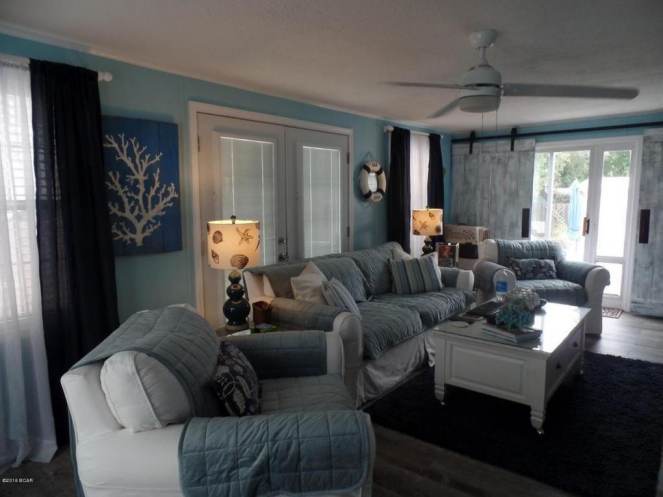 Gorgeous Single Wide Beach House - - living room - interiors