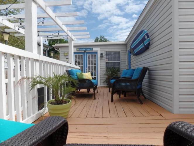Gorgeous Single Wide Beach House - additions - exterior