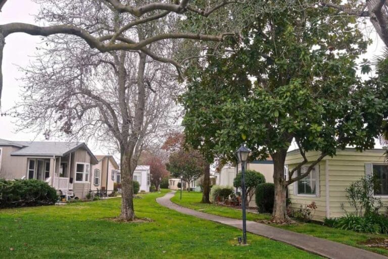 mobile home park advantages and disadvantages