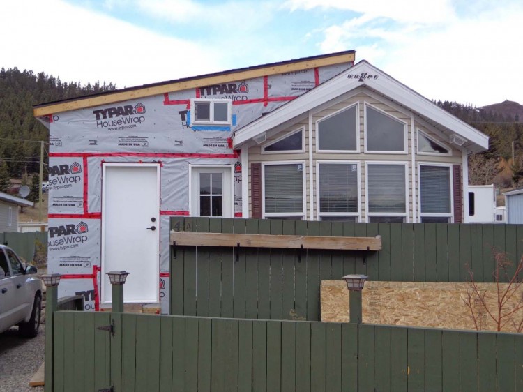 mobile home additions - park model with addition being built