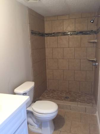 1998 Single Wide Manufactured Home bathroom gets tiled 