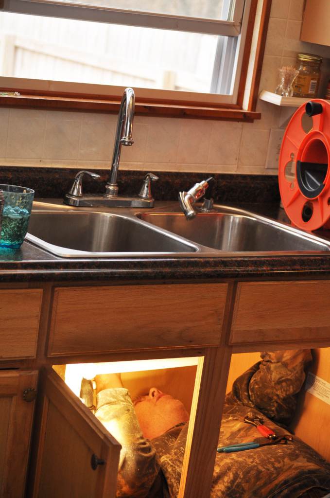 Replacing Sink and Faucet in a mobile home - Budget-Friendly Mobile Home Kitchen Makeover