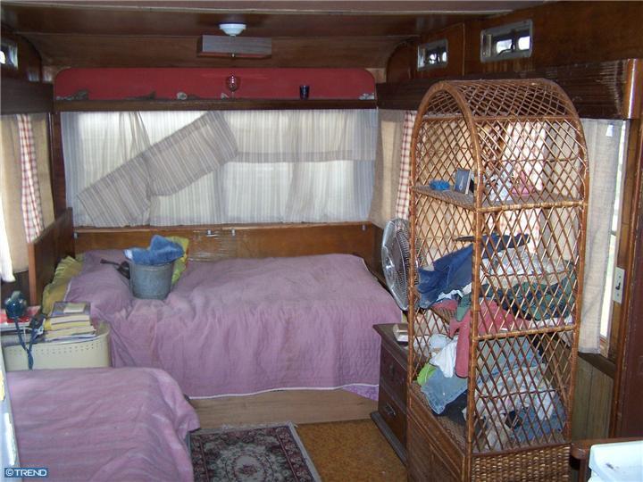 Ventoura Mobile Home Living Room Before complete remodel