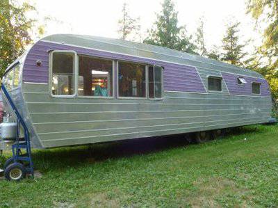 Vintage Mobile Homes and Campers - restored 1953 Silver Star - exterior 3