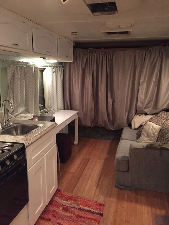 Gloria’s 1987 Motorhome RV Makeover