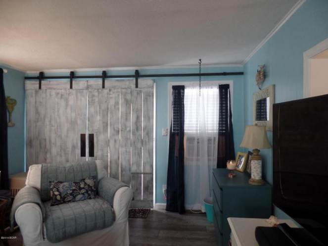 barn door - Favorite Remodeling and Decorating Ideas for Manufactured Homes