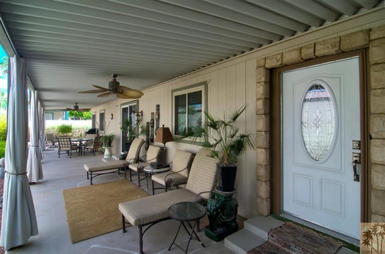 beautiful front porch on manufactured home