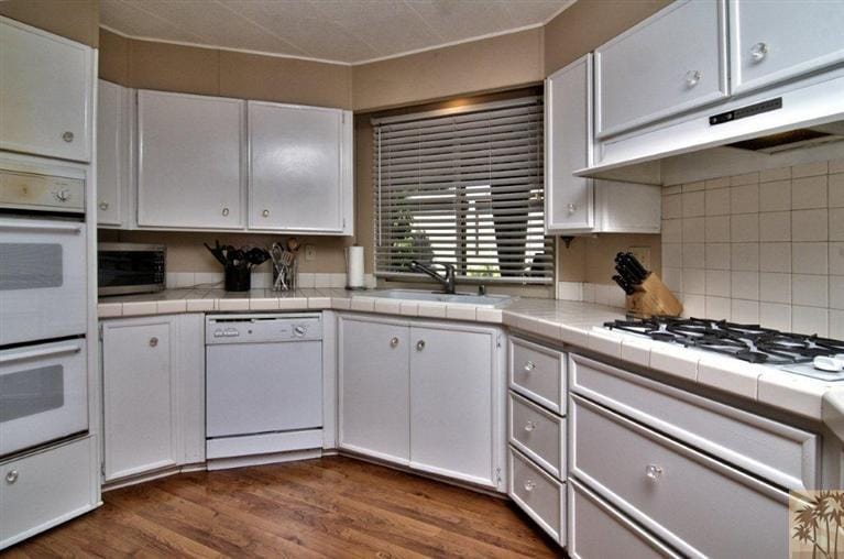 beautiful manufactured home tour - kitchen 2