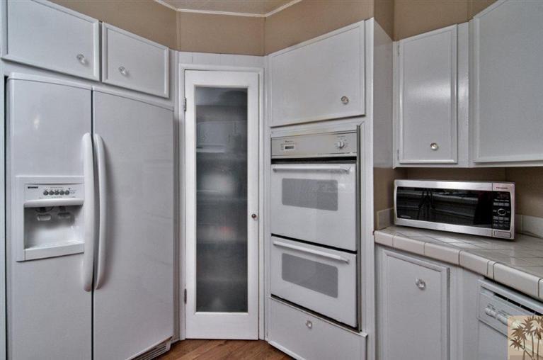 beautiful manufactured home tour - kitchen 4