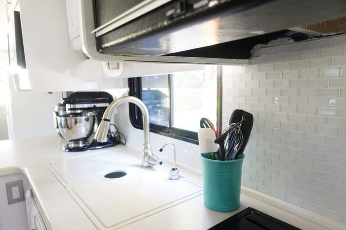 camper decorating ideas-rv backsplash