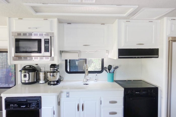 3 Cute Camper Decorating Ideas -rv kitchn