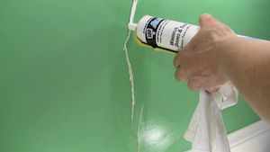 vinyl walls in mobile homes-caulking wall cracks and gaps