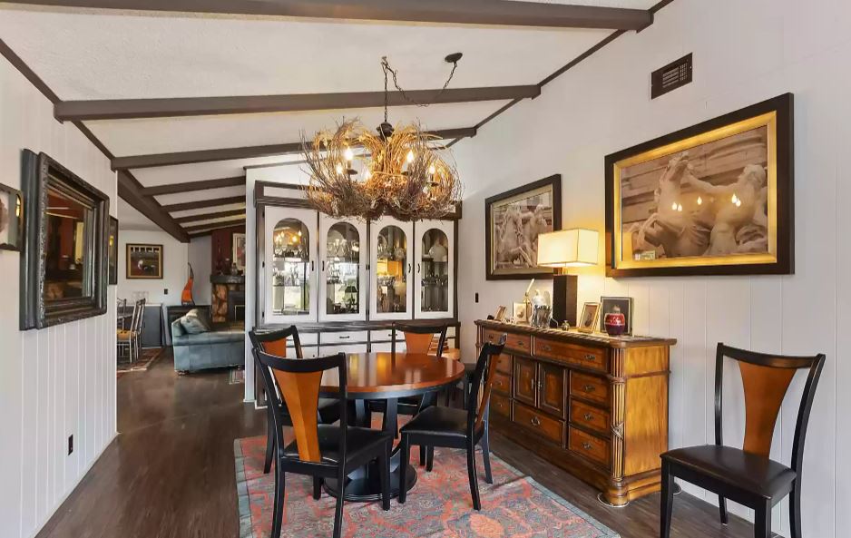classic style dining area