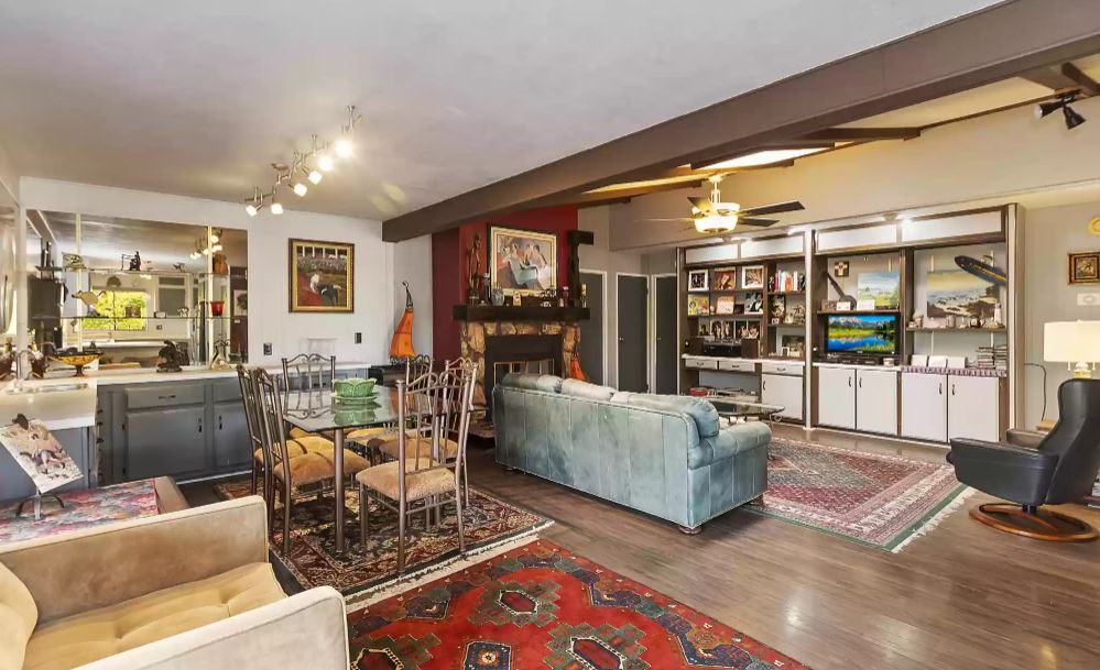 classic style entertaining area
