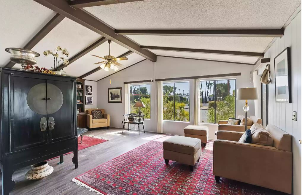 classic style living room