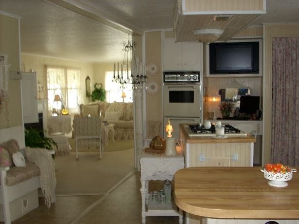 cottage decor in a manufactured home kitchen