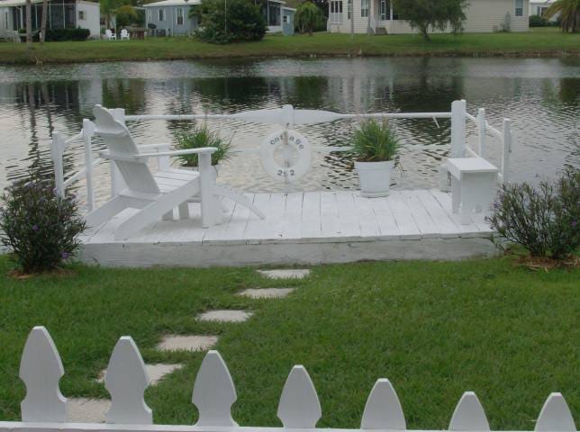 coastal cottage- featured home (great landscaping ideas)