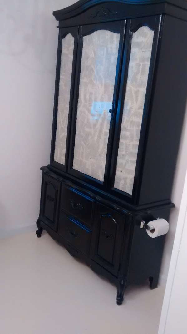 double wide decor makeover (bathroom storage armour )