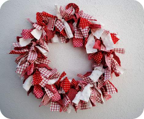 gingham rag wreath tutorial - primitive country decor guide