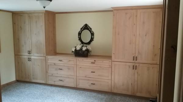 Glenmoor Built In