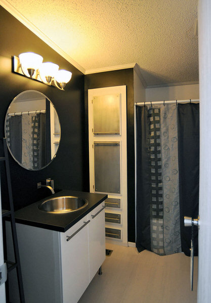 popular paint colors for your manufactured home -black is back2