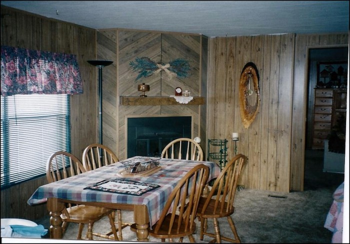 dining room befroe a mobile home makeover