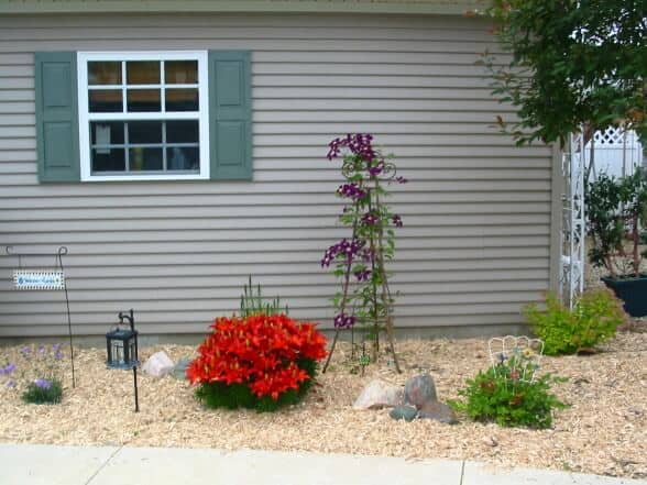 landscaping in a mobile home community