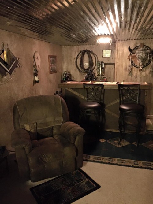 living room after faux painting - mobile home renovation 