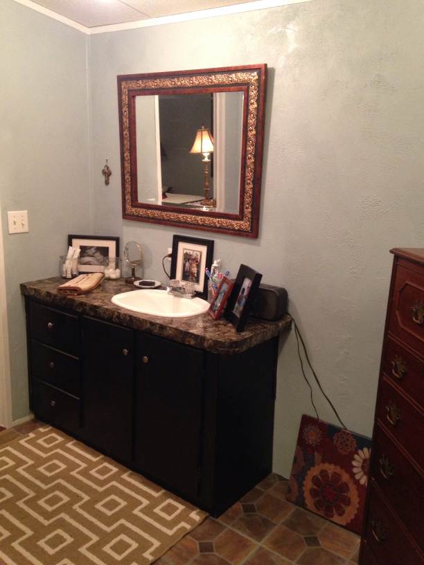 manufactured home makeover (bathroom after)