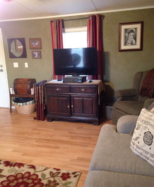 manufactured home makeover (living room after)