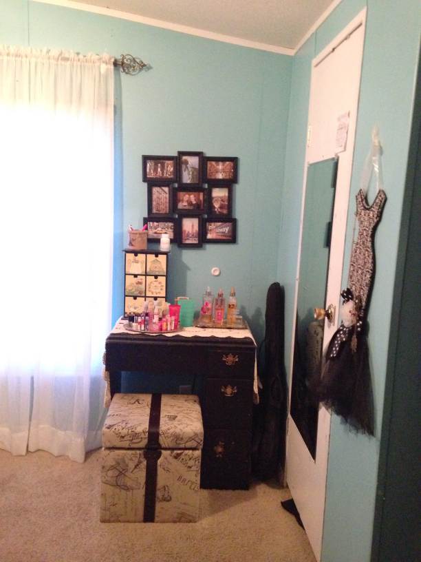 manufactured home makeover (bedroom 2 after)