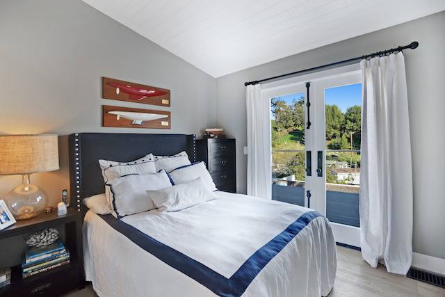 million dollar mobile home bedroom