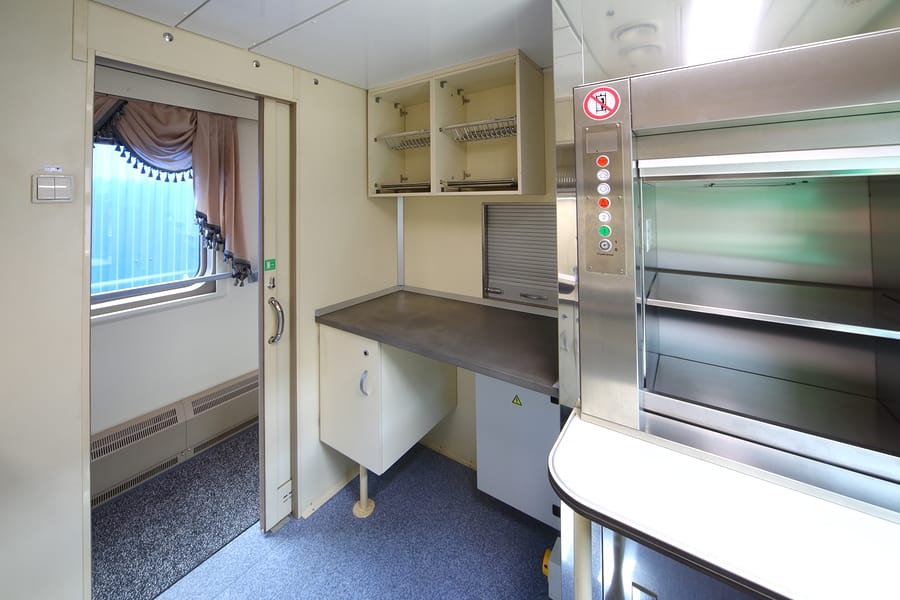 mobile-home-decor-using-space-smartly