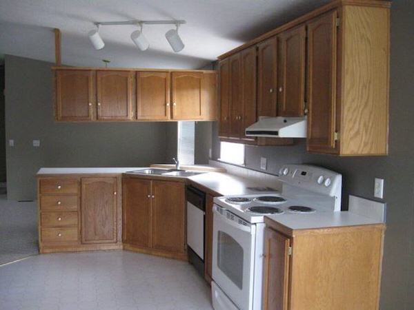 mobile home remodels-1995 double wide kitchen before