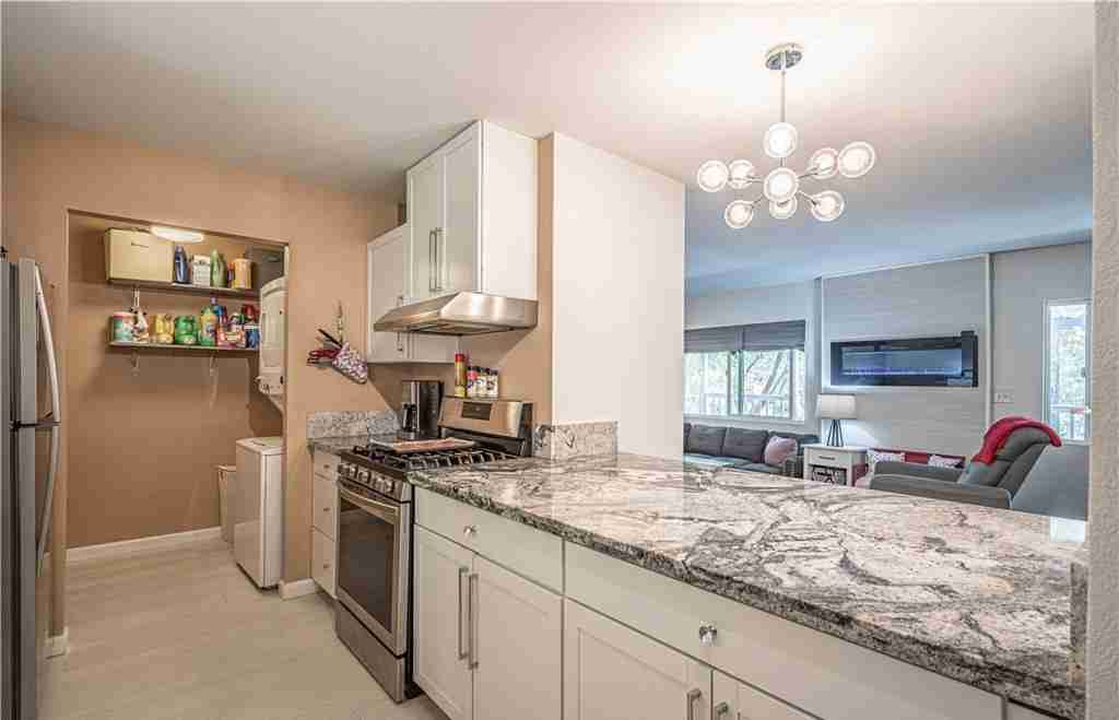 modern 1978 manufactured home kitchen