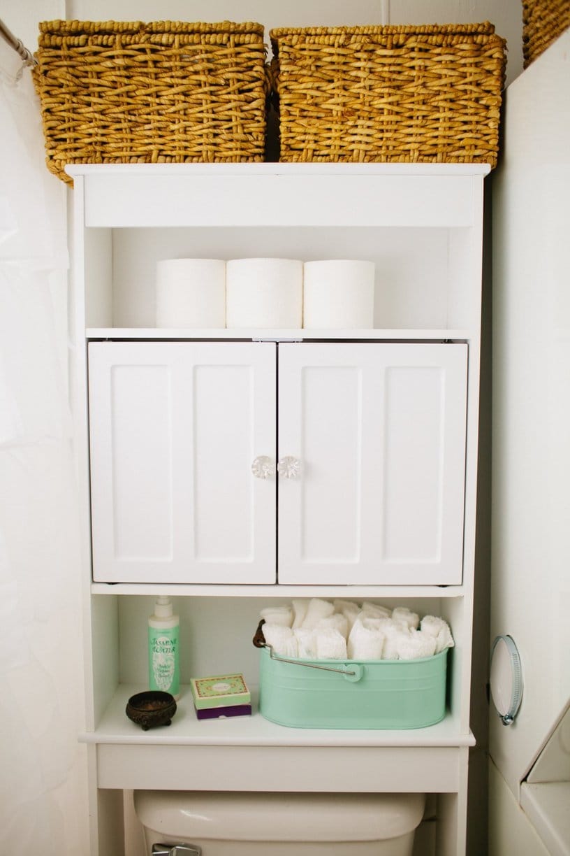 mobile home decor-modern bathroom in mobile home