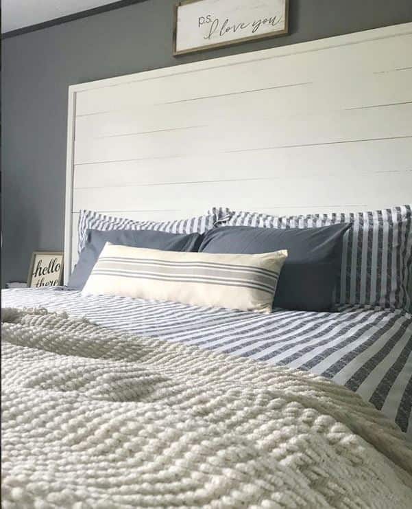 modern-farmhouse-decor-headboard