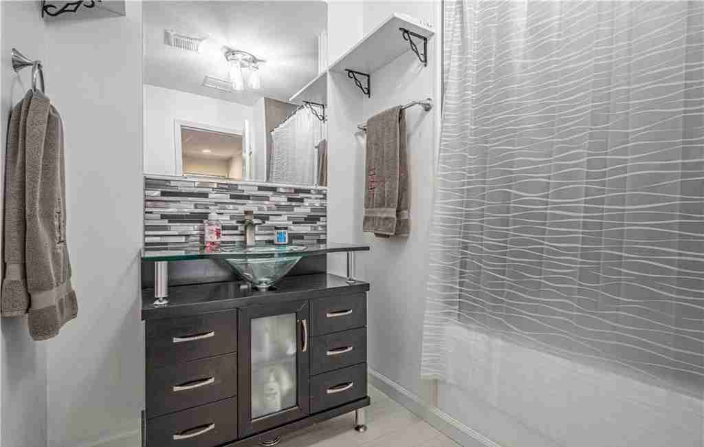 modern1978 manufactured home vanity