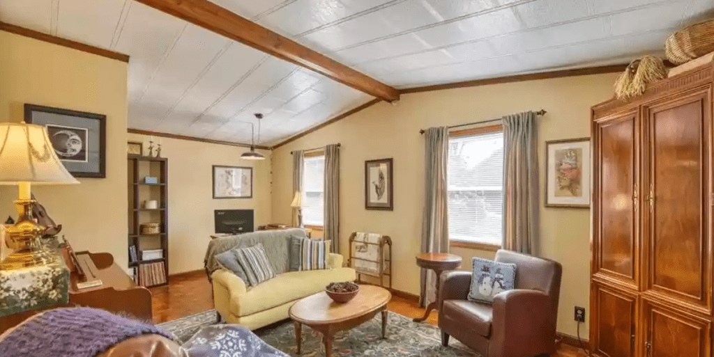 north carolina living room 1024x513